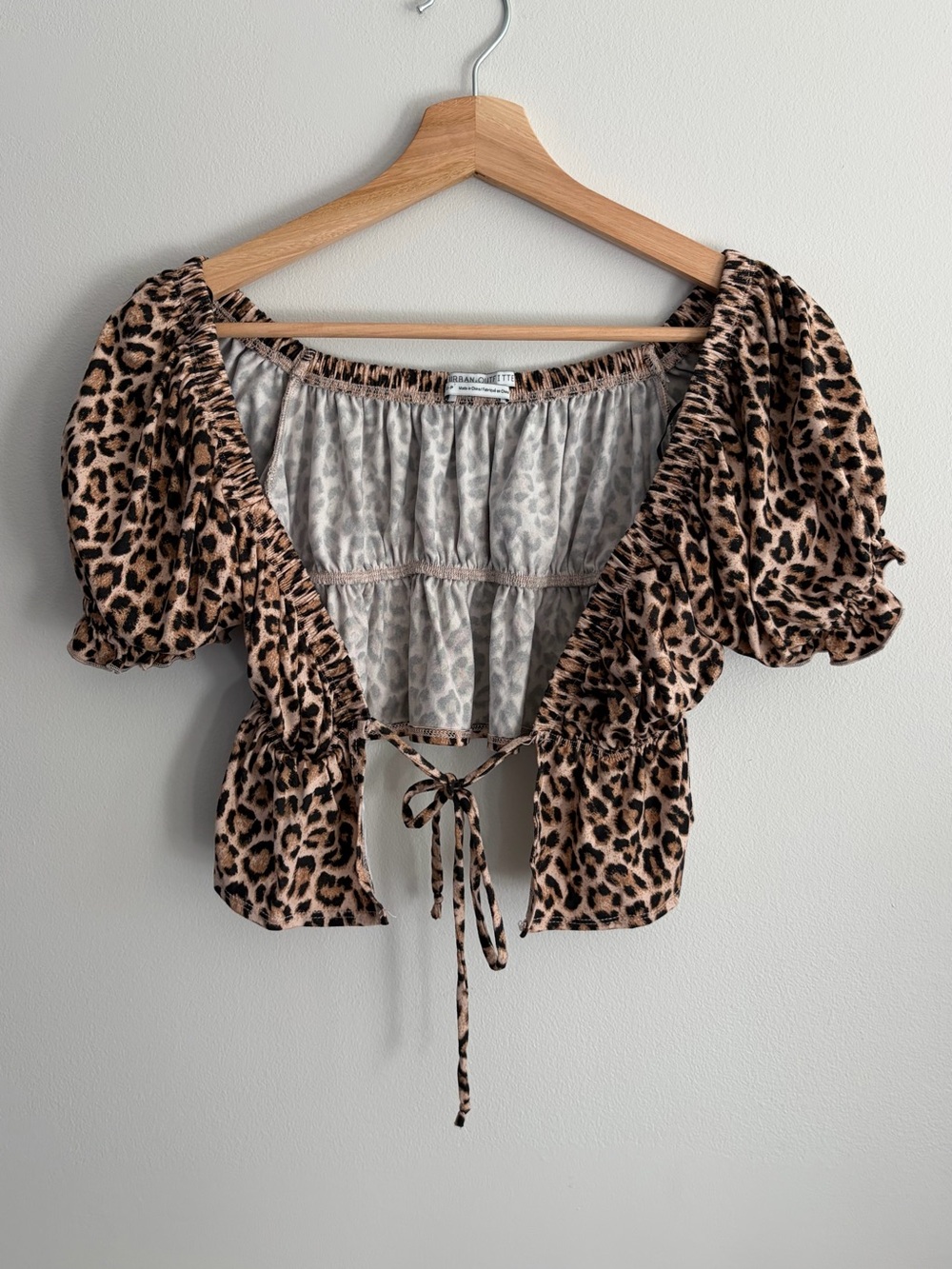 Urban Outfitters Leopard Print Tie-Front Puff Sleeve Crop Top - Brown/Black